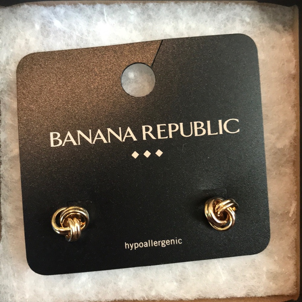 Banana Republic gold knotted studs